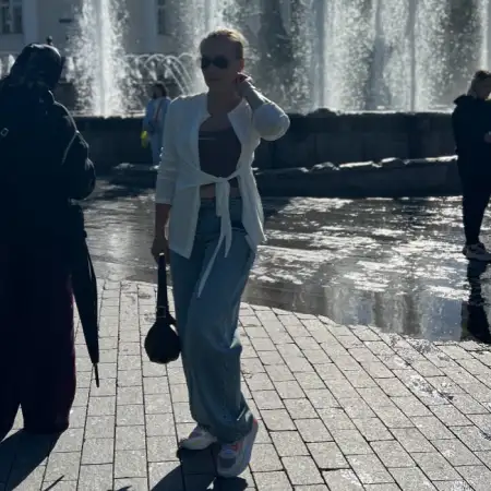 Дина, 45