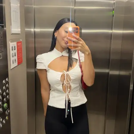 Sophie, 32