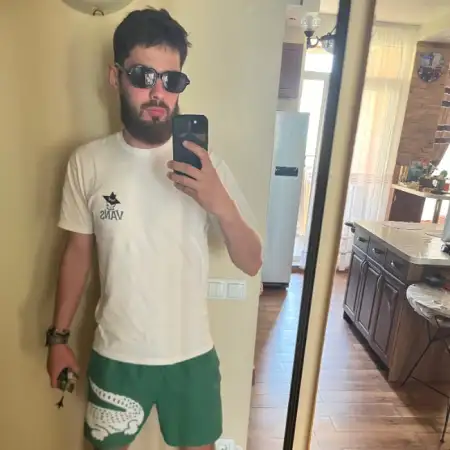 Yurii, 28