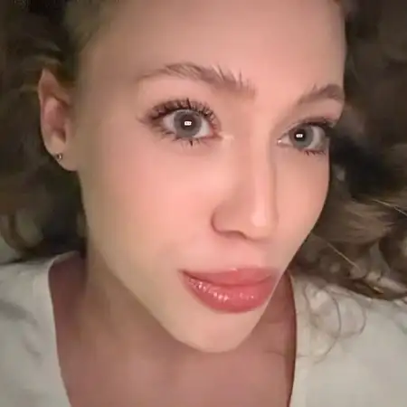 Ariela, 22