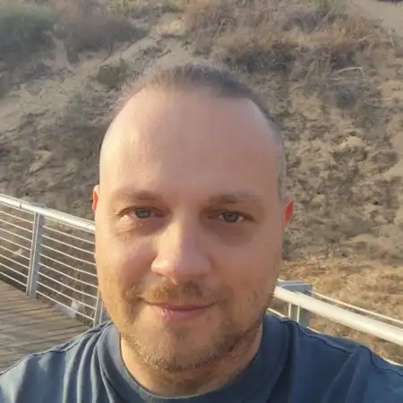 Яков, 46Холон, Израиль 