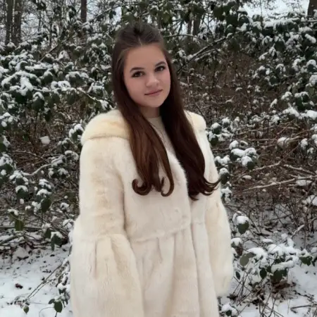Polina, 18