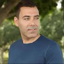 Фото אבי 1 לא קשוח כמו שנראה בתמונה ?