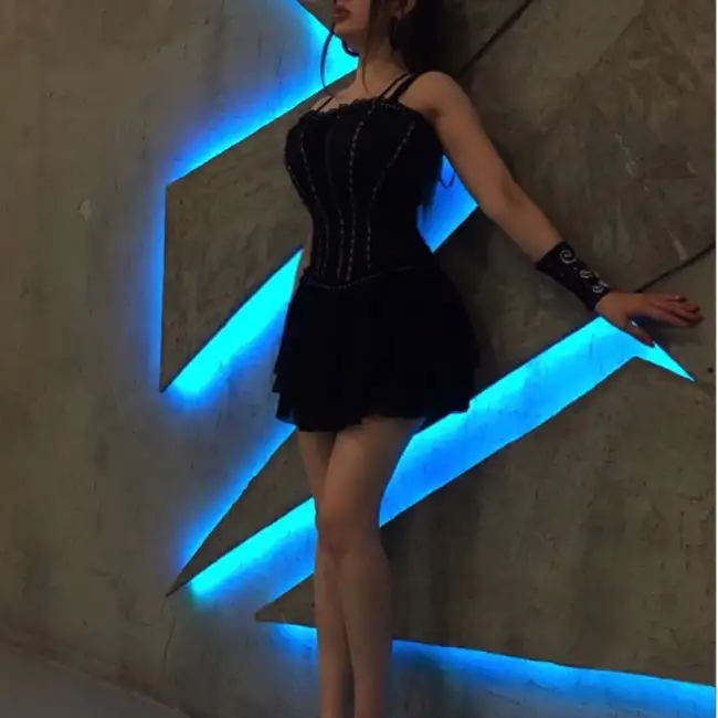 Kira, 31