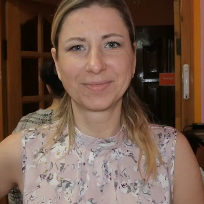 Alla, 47