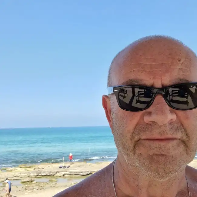 ליויו, 70, Петах Тиква, Израиль - To Be Yahad