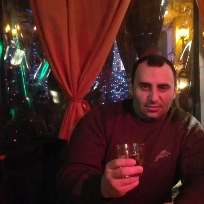 Vahe, 52