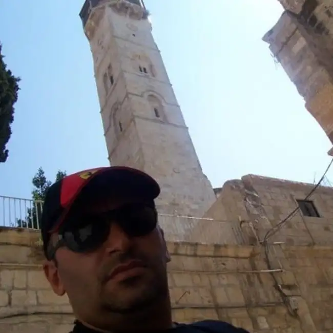 Vahe, 52
