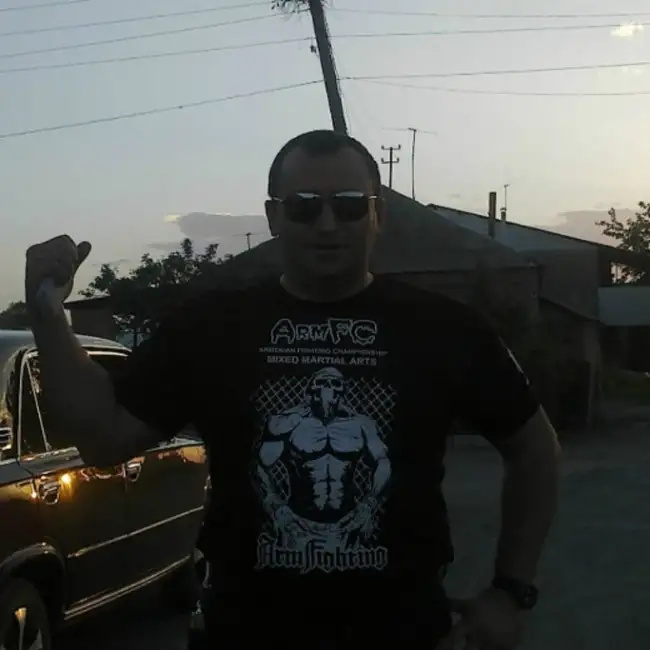 Vahe, 52