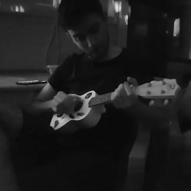 Заур, 26
