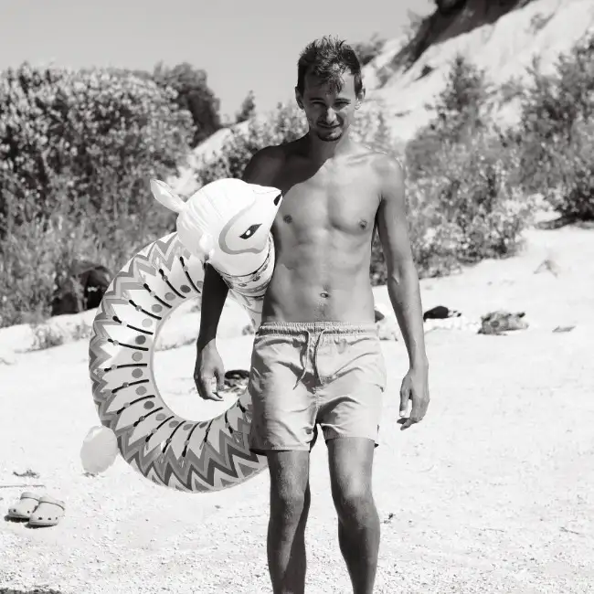 Maksim, 40 - To Be Yahad