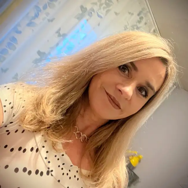 Elena, 51