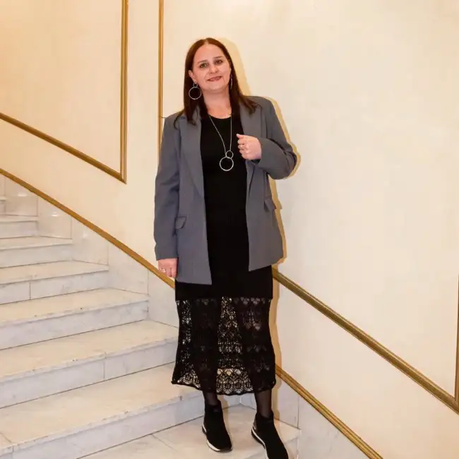 Adel, 45 - To Be Yahad