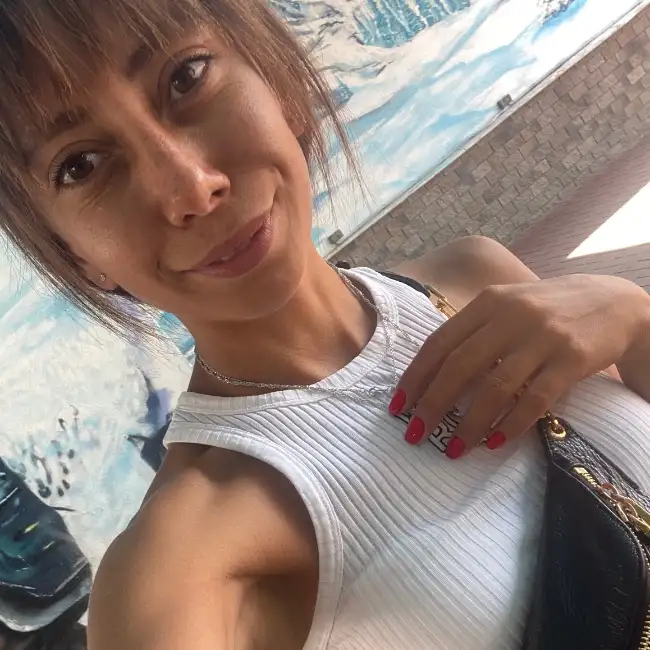 Veronika, 36