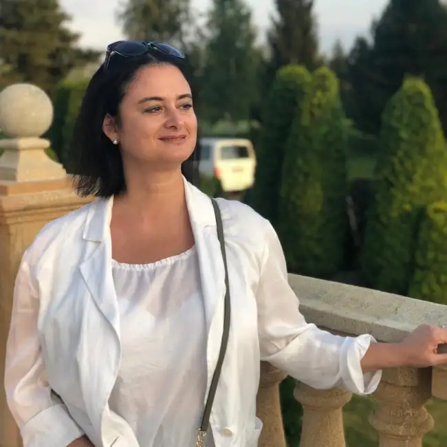 Anna, 57 - To Be Yahad