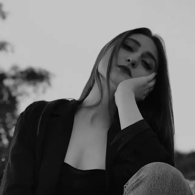 Adelya · 26 ·           