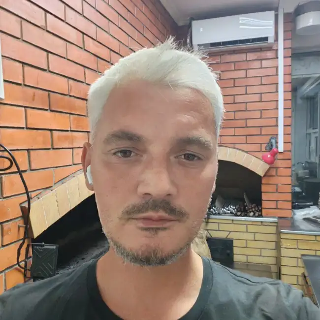 Михаил · 40 ·