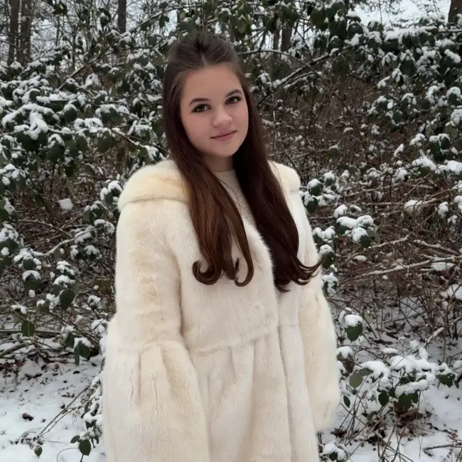 Polina, 18 - To Be Yahad