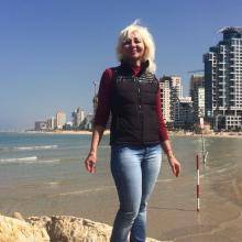 Ксения, 44 года Хайфа  желает найти на израильском сайте знакомств  Мужчину