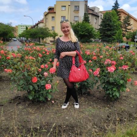 Yulia, 36 лет Петах Тиква  ищет для знакомства   Мужчину