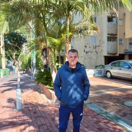 Сергей, 42 года Петах Тиква  хочет встретить на сайте знакомств   Женщину в Израиле